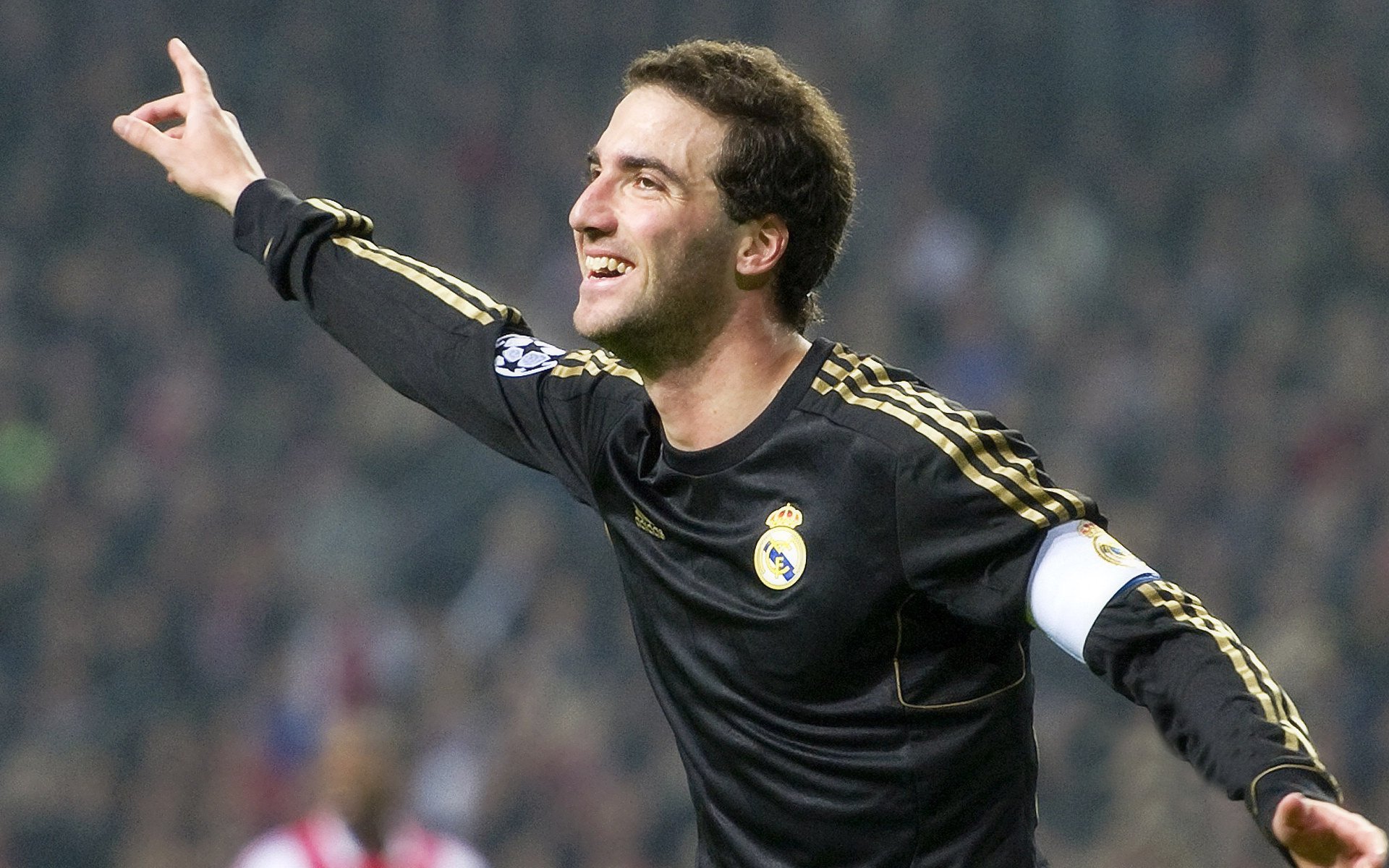 九游会-“四川省体育馆拳击赛事：谁能在拳击擂台上打破极限，迎接金牌荣耀？”